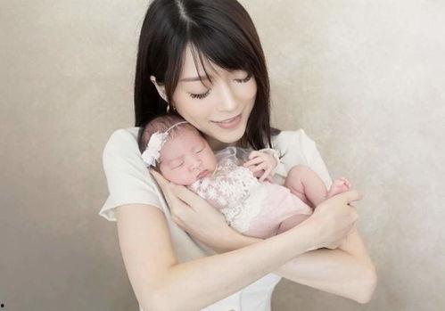 母乳女明星 下载