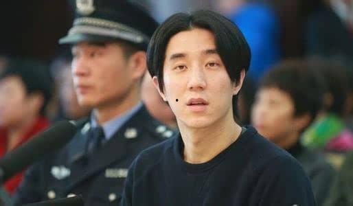 被明星女儿送进监狱,女儿送父入狱的惊人真相！”