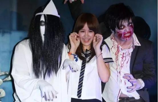 明星过鬼屋,明星挑战恐怖鬼屋，揭秘幕后惊魂瞬间