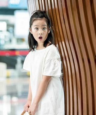 娱乐吃瓜酱可爱的女儿,可爱女儿萌态十足,萌化网友心